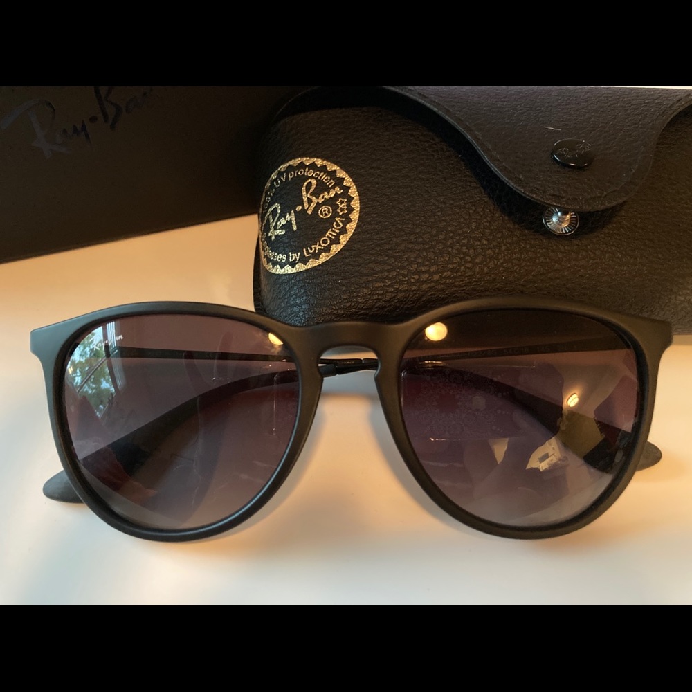 Ray-ban sunglasses in black/grey Erika, new!
